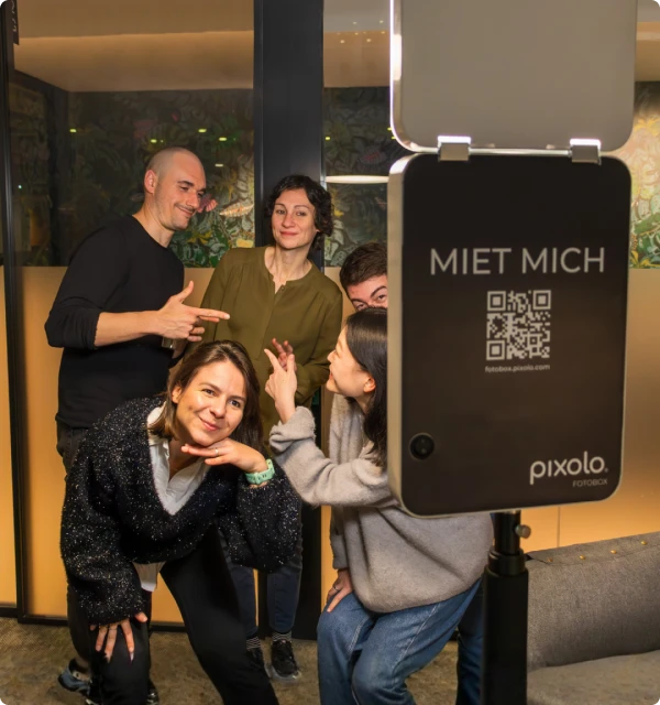 Demo des digitalen Fotobox-Hintergrunds auf einem Business-Event